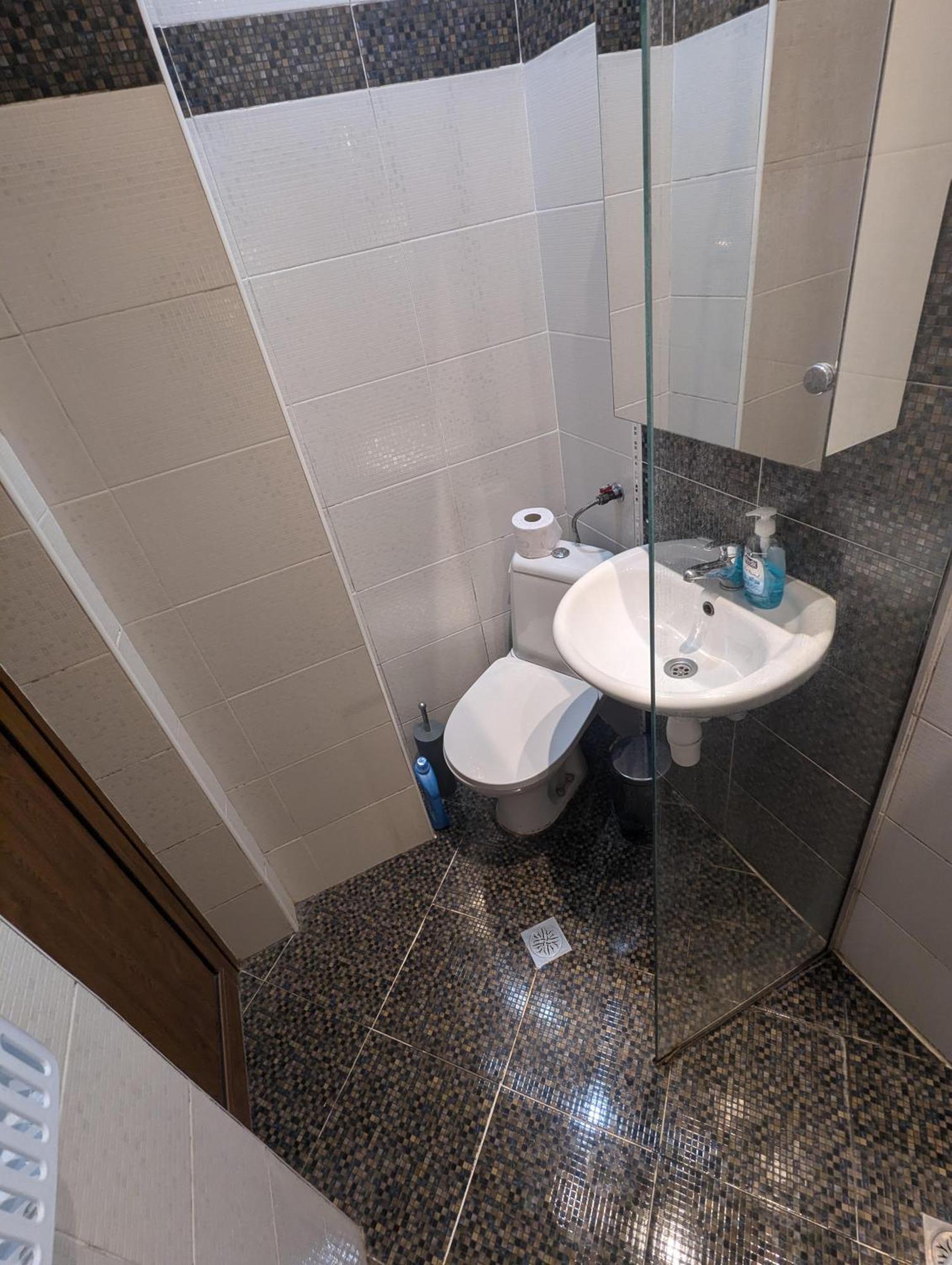 Sunny Cozy Flat In The Centre, Close To Beach, 4 Rooms, 105Sqm Varna Eksteriør billede