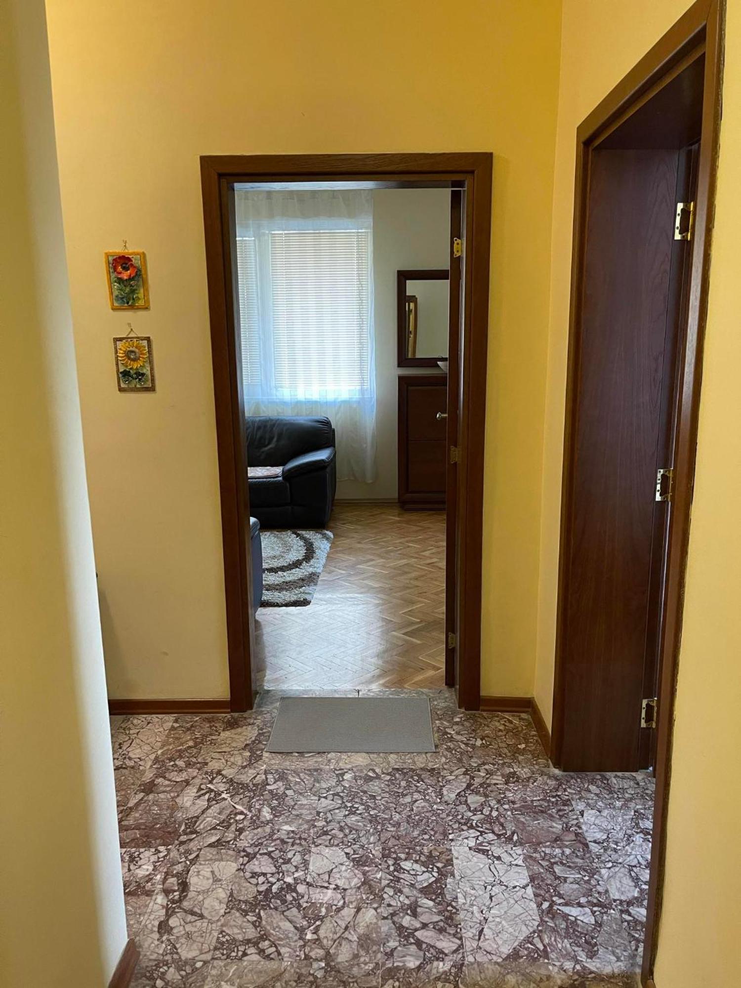 Sunny Cozy Flat In The Centre, Close To Beach, 4 Rooms, 105Sqm Varna Eksteriør billede