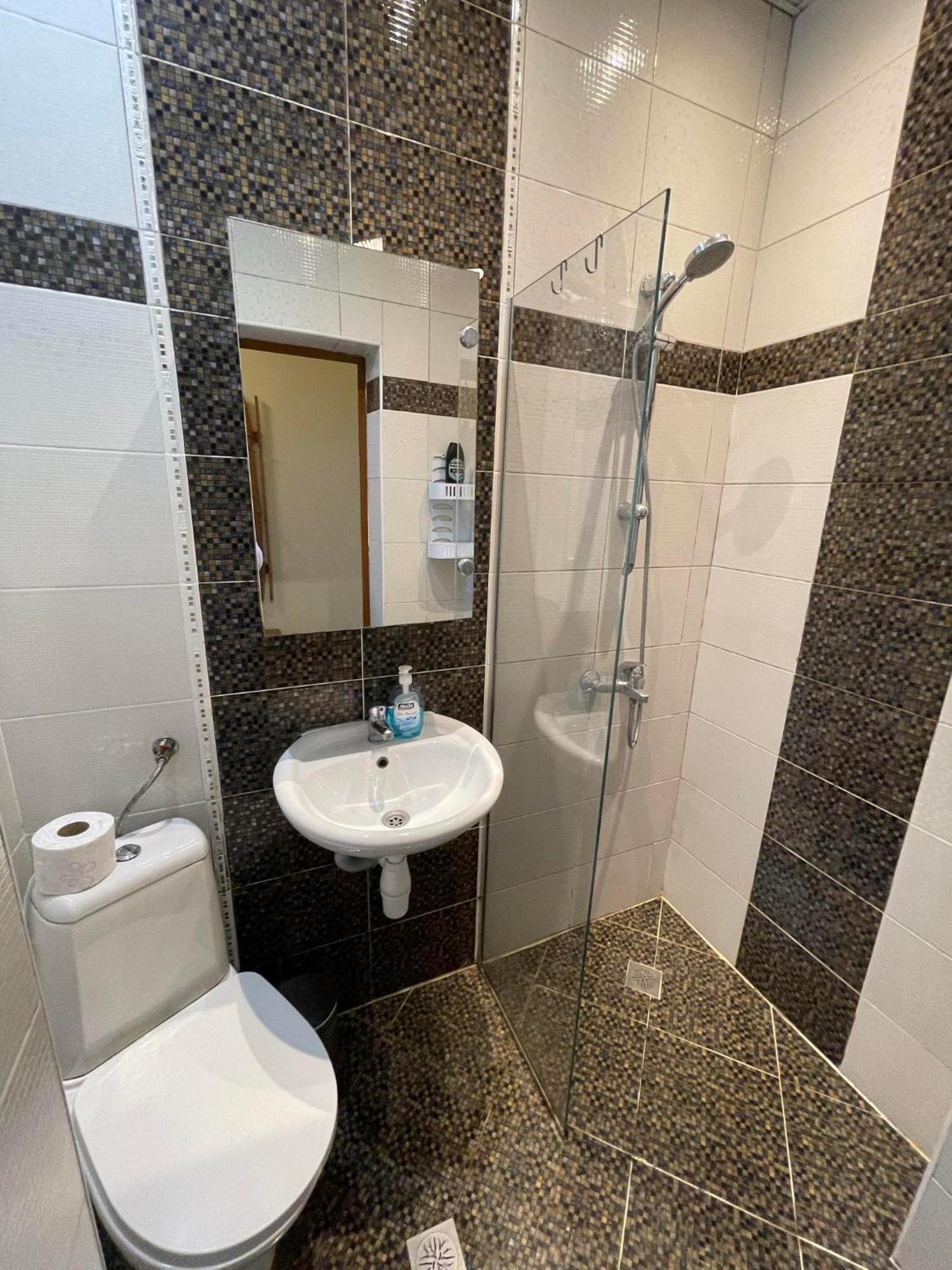 Sunny Cozy Flat In The Centre, Close To Beach, 4 Rooms, 105Sqm Varna Eksteriør billede
