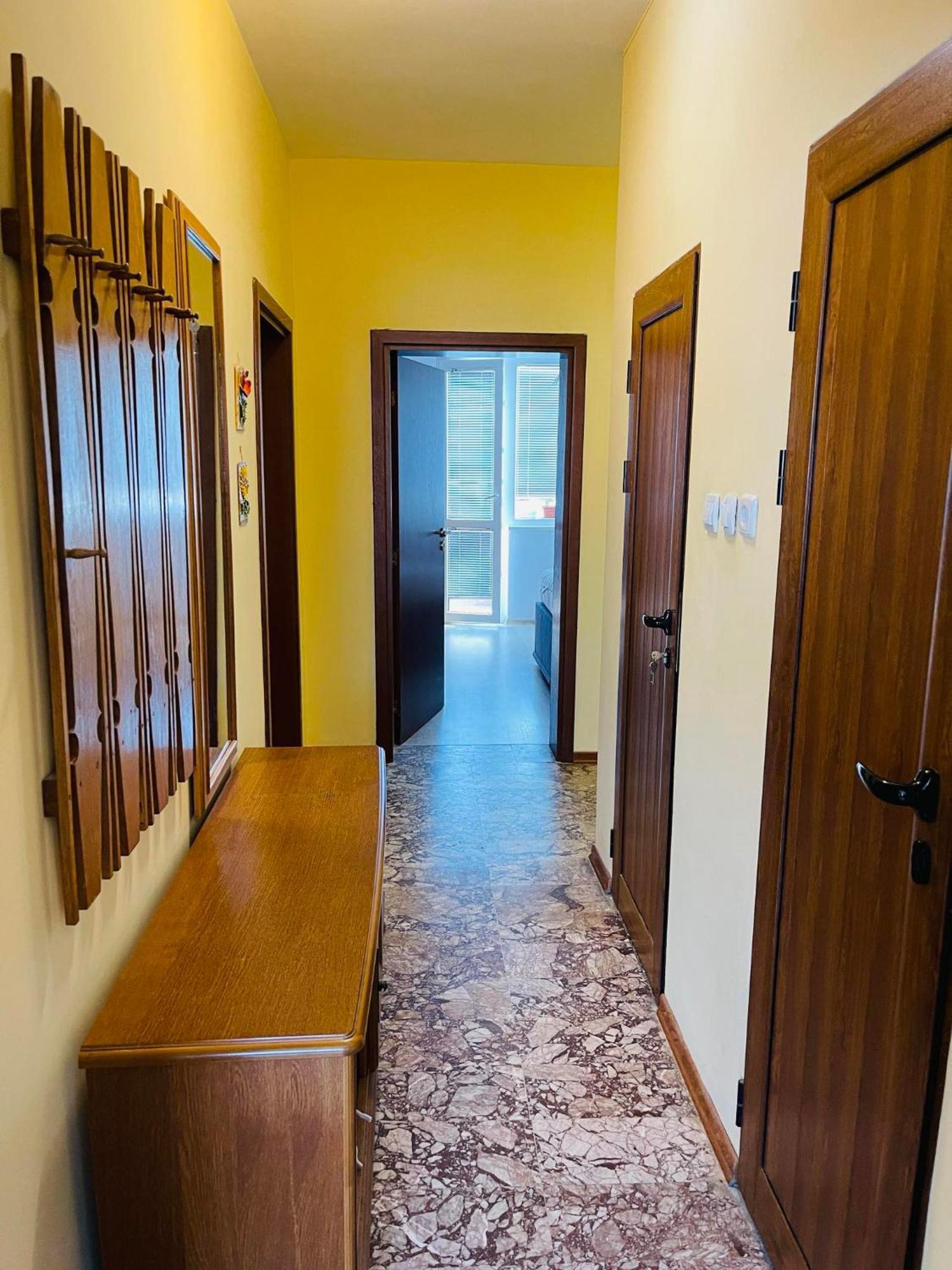 Sunny Cozy Flat In The Centre, Close To Beach, 4 Rooms, 105Sqm Varna Eksteriør billede